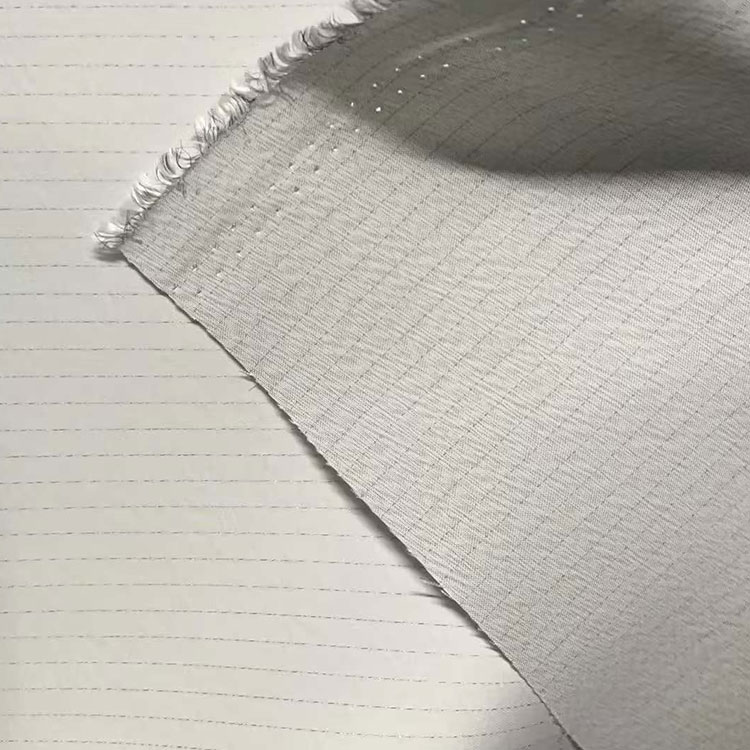 Mikä tekee suodatinkankaan välttämättömän teollisuuden suodatukselle?